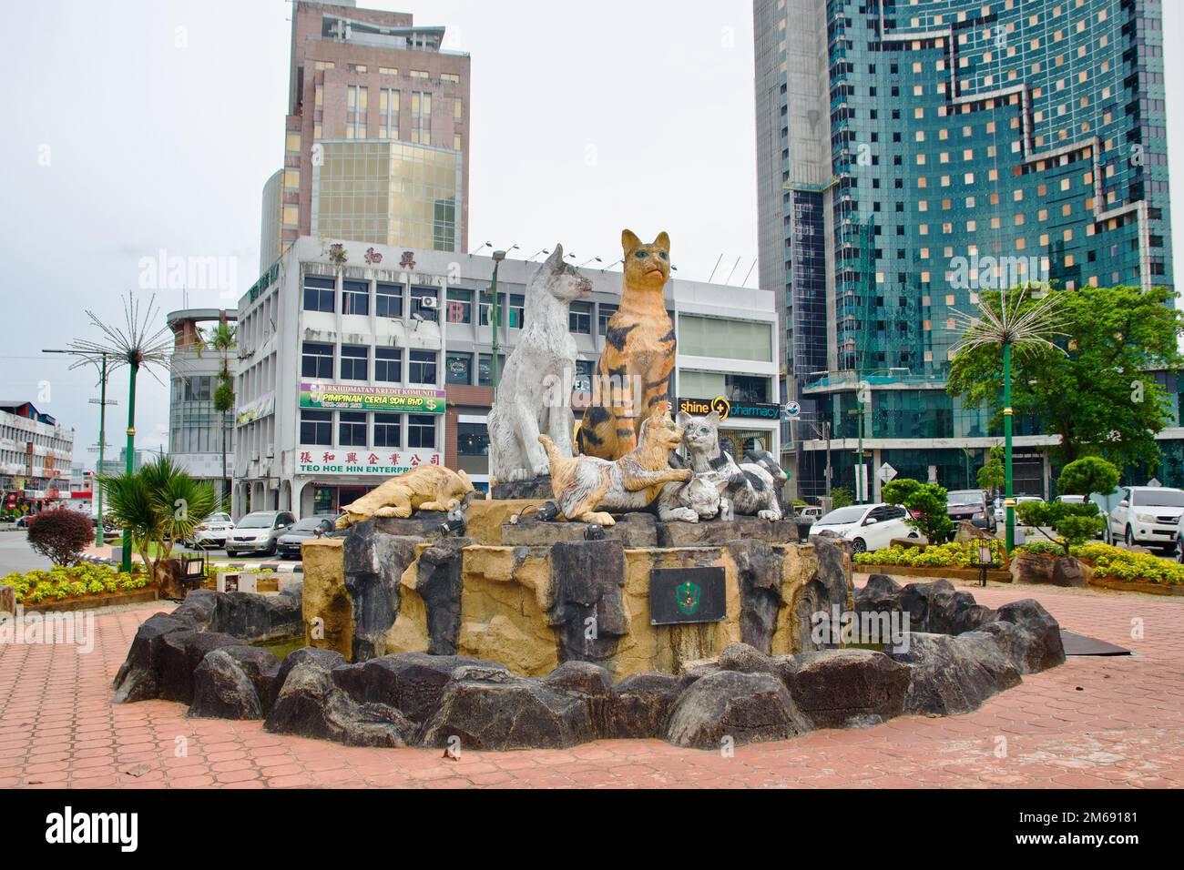Statue de chat au rond-point de Padungan à Kuching, Bornéo, Malaisie Banque D'Images