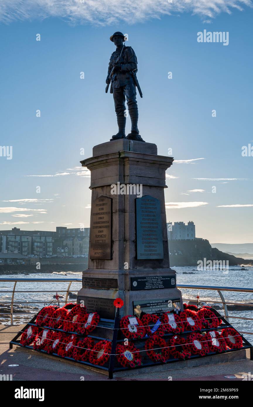 Portstewart, Royaume-Uni- 2 janvier 2023 : le mémorial de guerre au port de Portstewart en Irlande du Nord Banque D'Images