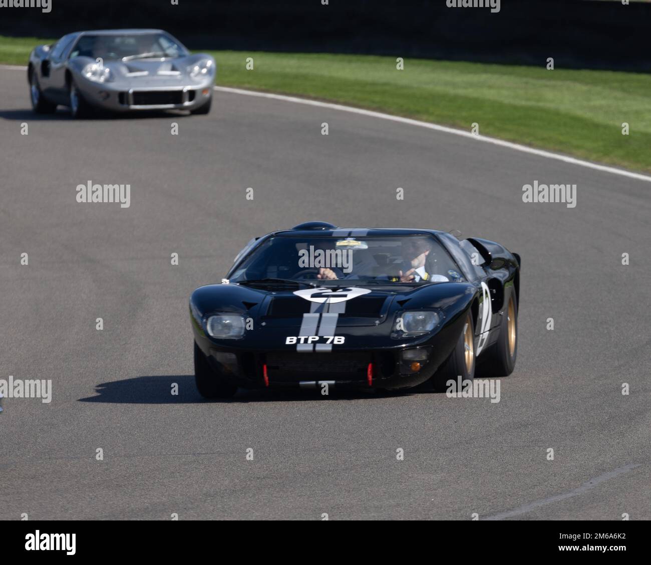 Un Ford GT40 MKII de Superformance au Goodwood Revival 2022 Banque D'Images