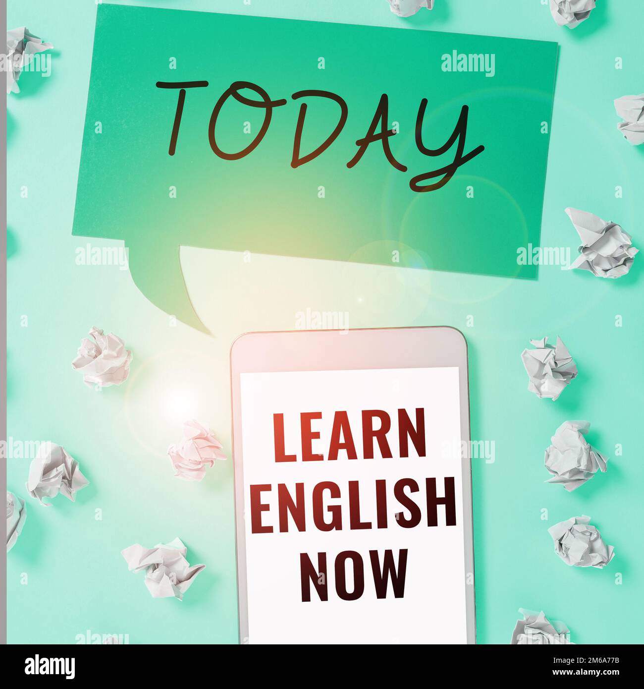 Légende de texte présentant apprendre l'anglais maintenant. Concept