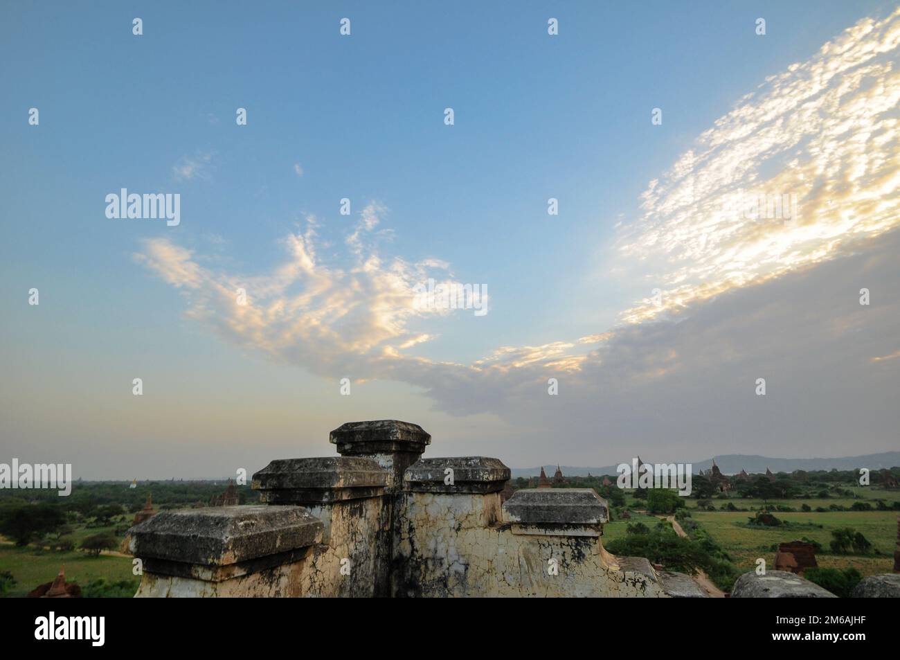 Ancien temple de Bagan après le coucher du soleil, Myanmar Banque D'Images