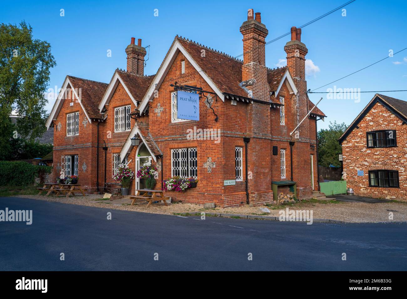 The Peat Spade Inn dans le village de Longstock, Hampshire, Angleterre, Royaume-Uni Banque D'Images