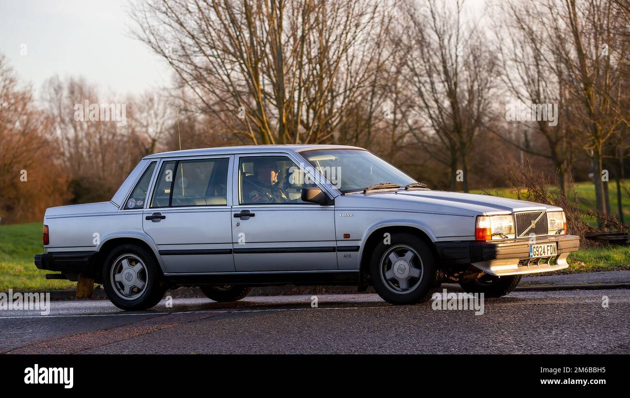 1989 voiture classique de la série Volvo 700 argentée Banque D'Images