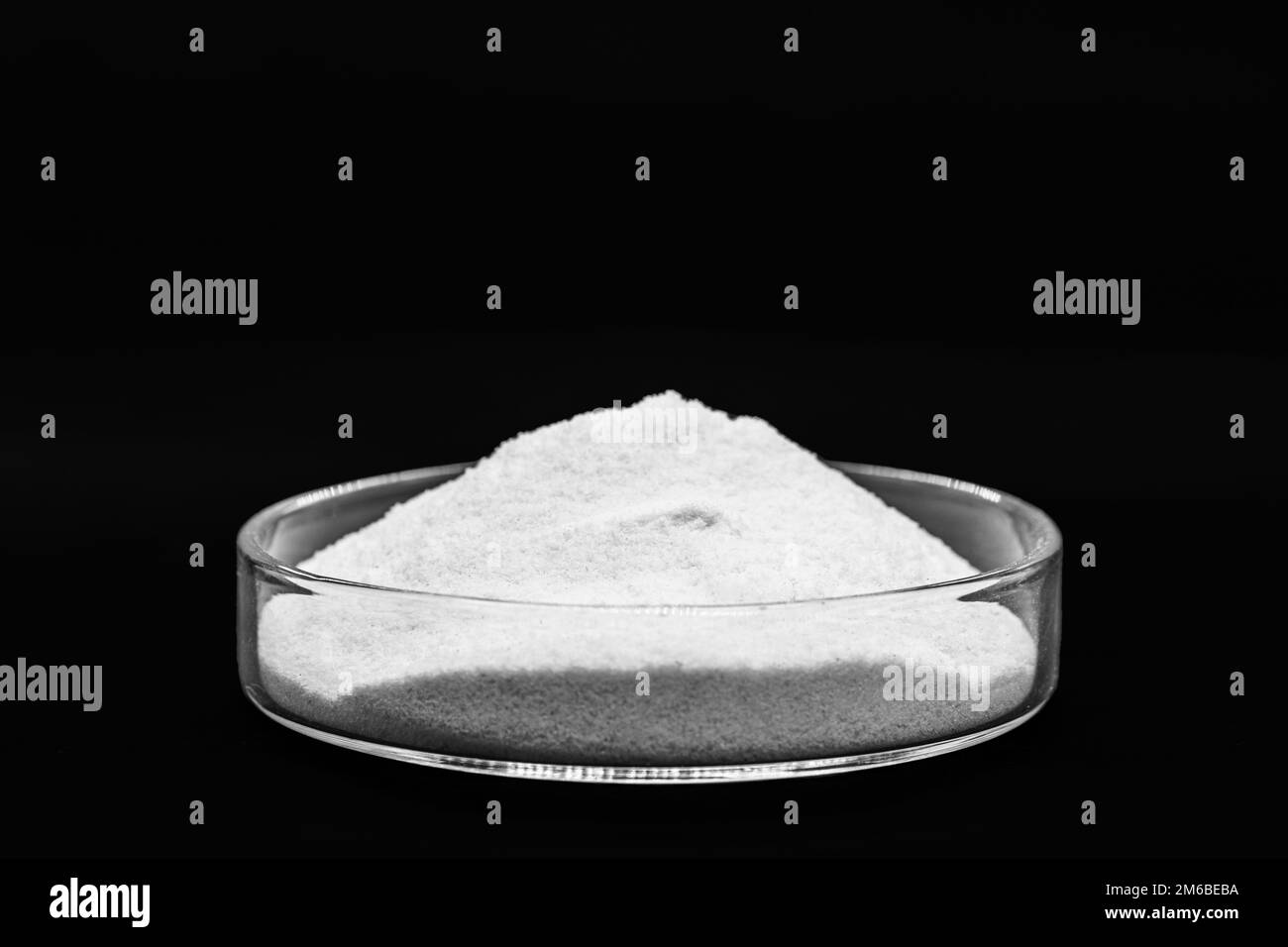 la séricite mica est une poudre blanche fine grisâtre, un silicate d'alumine de potassium hydraté. Composante de l'industrie alimentaire. Banque D'Images