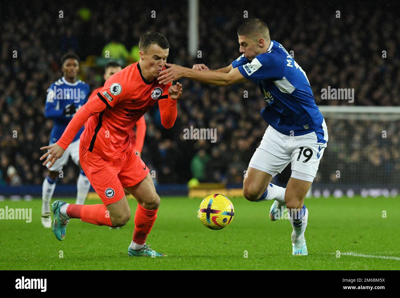 Liverpool, Angleterre, le 3rd janvier 2023. Soly March of Brighton Tussles avec Vitalii Mykolenko d'Everton pendant le match de la Premier League à Goodison Park, Liverpool. Crédit photo devrait lire: Gary Oakley / Sportimage Banque D'Images