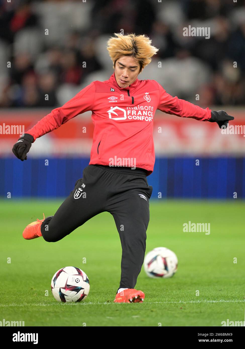 LILLE - Junya Ito du Stade Reims pendant le match de la Ligue française 1 entre Lille OSC et Stade de Reims au stade Pierre-Mauroy sur 2 janvier 2022 à Lille, France. AP | hauteur néerlandaise | Gerrit van Cologne Banque D'Images