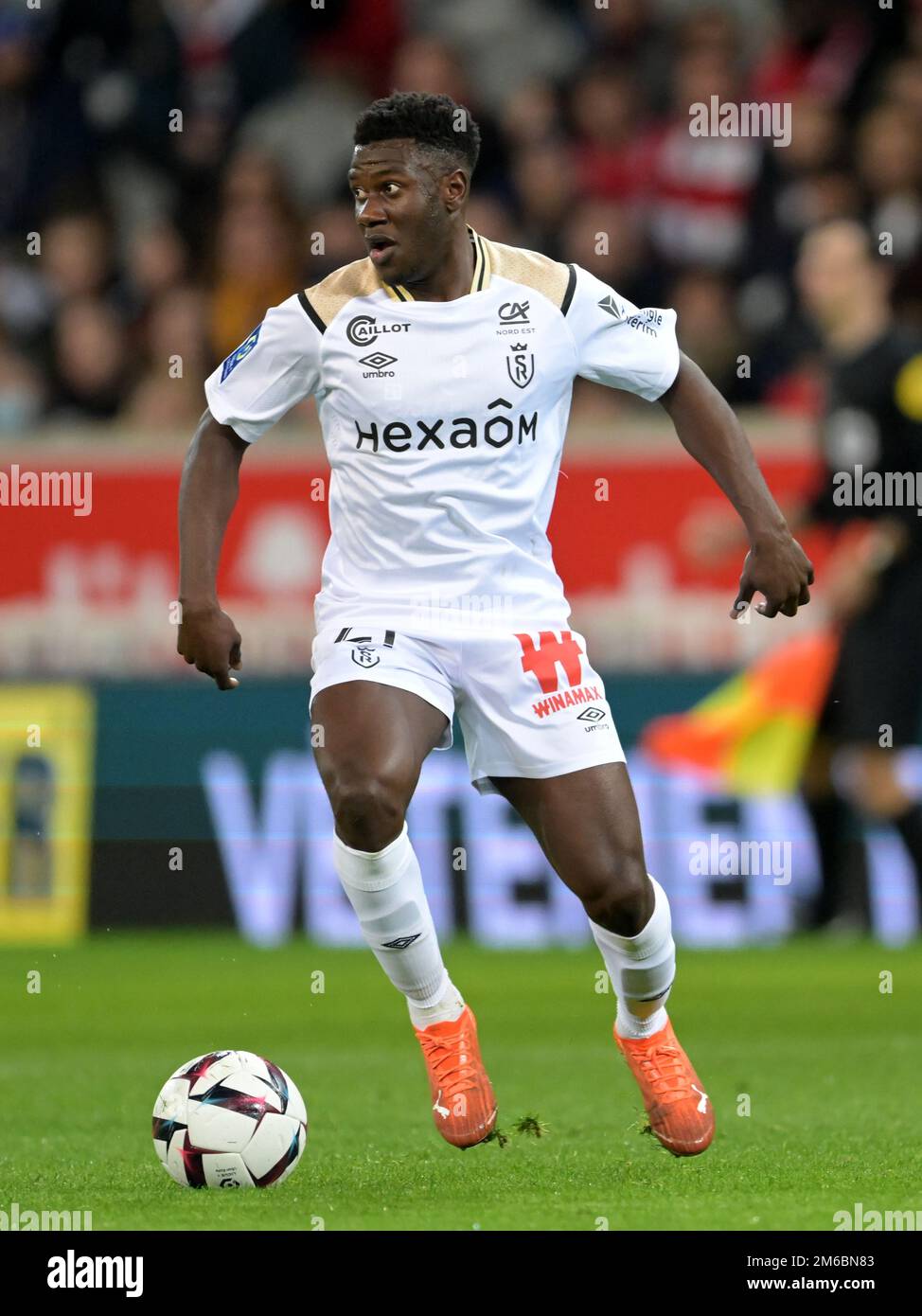 LILLE - Azor Matusiwa du Stade Reims pendant le match de la Ligue française 1 entre Lille OSC et Stade de Reims au stade Pierre-Mauroy sur 2 janvier 2022 à Lille, France. AP | hauteur néerlandaise | Gerrit van Cologne Banque D'Images