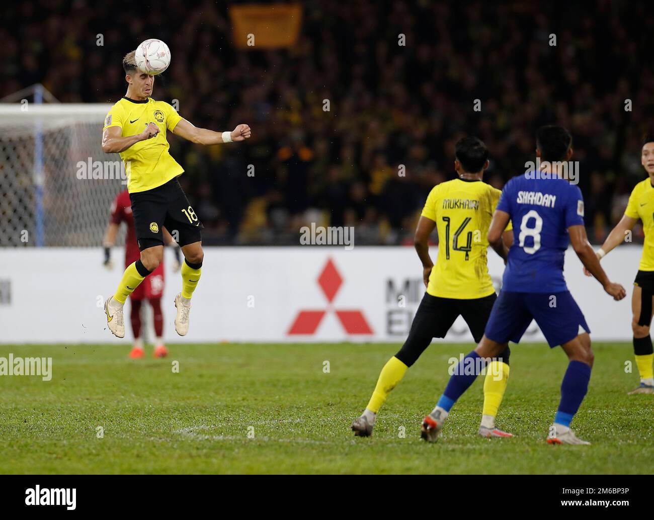 Kuala Lumpur, Malaisie. 03rd janvier 2023. Brendan Seng Ling Gan de Malaisie (L) en action lors du match de la coupe Mitsubishi Electric AFF 2022 entre la Malaisie et Singapour au stade national Bukit Jalil. La note finale; Malaisie 4: Singapour 1 (photo de Wong Fok Loy/SOPA Images/Sipa USA) crédit: SIPA USA/Alay Live News Banque D'Images