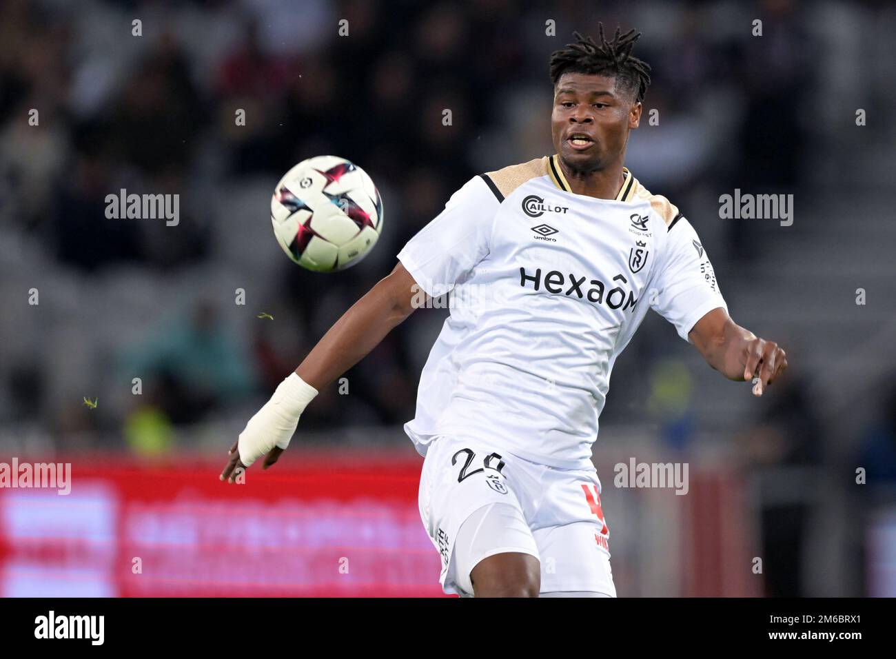 LILLE - Emmanuel Agbadou du Stade Reims lors du match de la Ligue française 1 entre Lille OSC et le Stade de Reims au stade Pierre-Mauroy sur 2 janvier 2022 à Lille, France. AP | hauteur néerlandaise | Gerrit van Cologne Banque D'Images