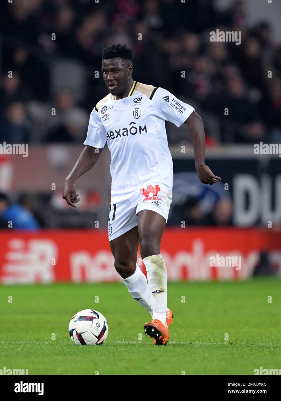LILLE - Azor Matusiwa du Stade Reims pendant le match de la Ligue française 1 entre Lille OSC et Stade de Reims au stade Pierre-Mauroy sur 2 janvier 2022 à Lille, France. AP | hauteur néerlandaise | Gerrit van Cologne Banque D'Images