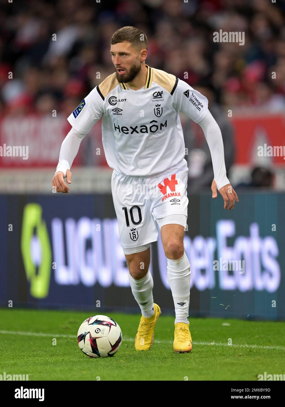 LILLE - Arber Zeneli du Stade Reims pendant le match de la Ligue française 1 entre Lille OSC et le Stade de Reims au stade Pierre-Mauroy sur 2 janvier 2022 à Lille, France. AP | hauteur néerlandaise | Gerrit van Cologne Banque D'Images