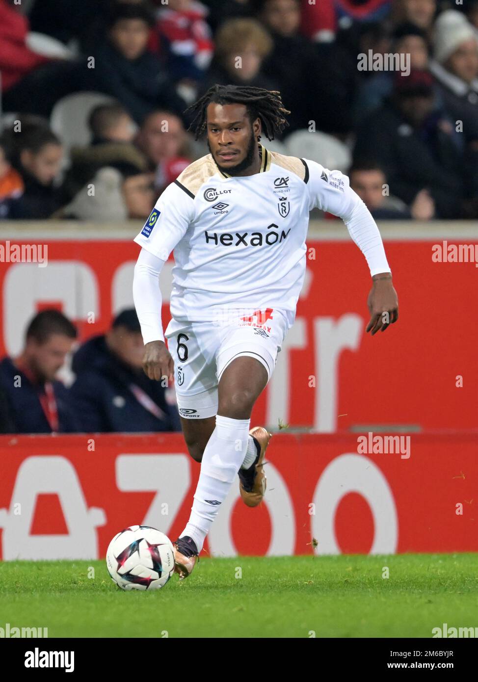 LILLE - Andreaw Gravillon du Stade Reims lors du match de la Ligue française 1 entre Lille OSC et Stade de Reims au stade Pierre-Mauroy sur 2 janvier 2022 à Lille, France. AP | hauteur néerlandaise | Gerrit van Cologne Banque D'Images