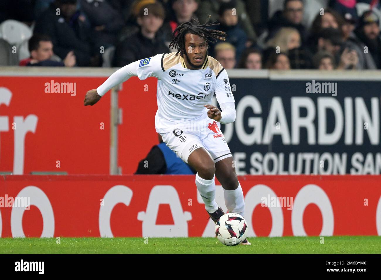 LILLE - Andreaw Gravillon du Stade Reims lors du match de la Ligue française 1 entre Lille OSC et Stade de Reims au stade Pierre-Mauroy sur 2 janvier 2022 à Lille, France. AP | hauteur néerlandaise | Gerrit van Cologne Banque D'Images