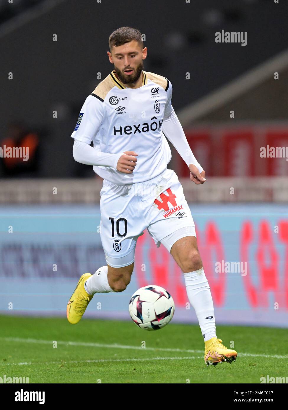 LILLE - Arber Zeneli du Stade Reims pendant le match de la Ligue française 1 entre Lille OSC et le Stade de Reims au stade Pierre-Mauroy sur 2 janvier 2022 à Lille, France. AP | hauteur néerlandaise | Gerrit van Cologne Banque D'Images