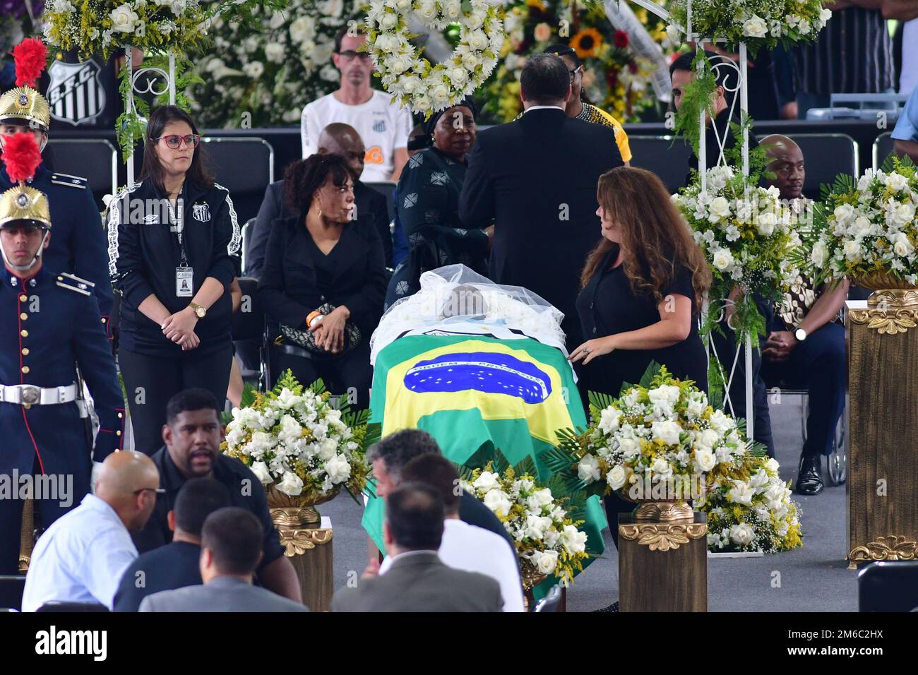 SANTOS, SP - JANVIER 3: (NOTE DE LA RÉDACTION: Image dépeint la mort) Une vue du cercueil de la légende brésilienne du football Pele au stade Vila Belmiro sur 3 janvier 2023 à Santos, Brésil. La légende brésilienne du football s'est éloignée du cancer. (Photo de Leandro Bernardes/PxImages) Banque D'Images