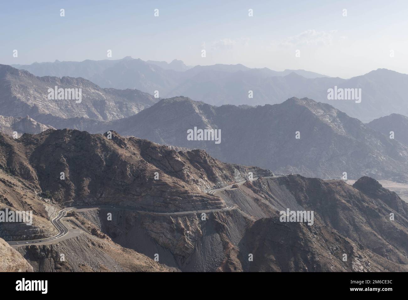 Al Hada dans la montagne Ville de Taëf (Arabie saoudite) avec belle vue sur montagnes et Al Hada Road entre les montagnes. Banque D'Images