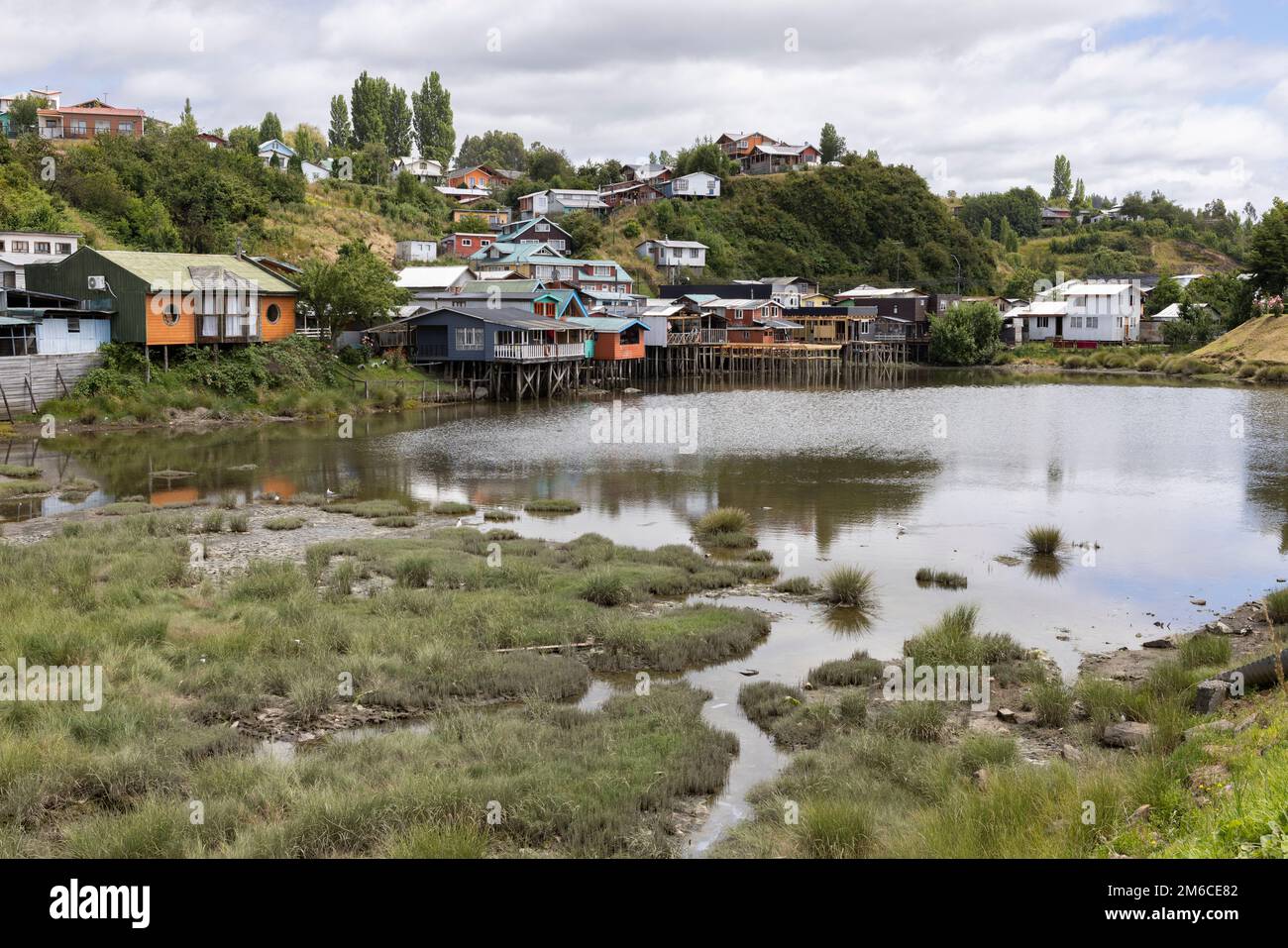 Palafitos de Pedro Montt - maisons colorées en pilotis sur Chiloé (Isla Grande de Chiloé) au Chili Banque D'Images