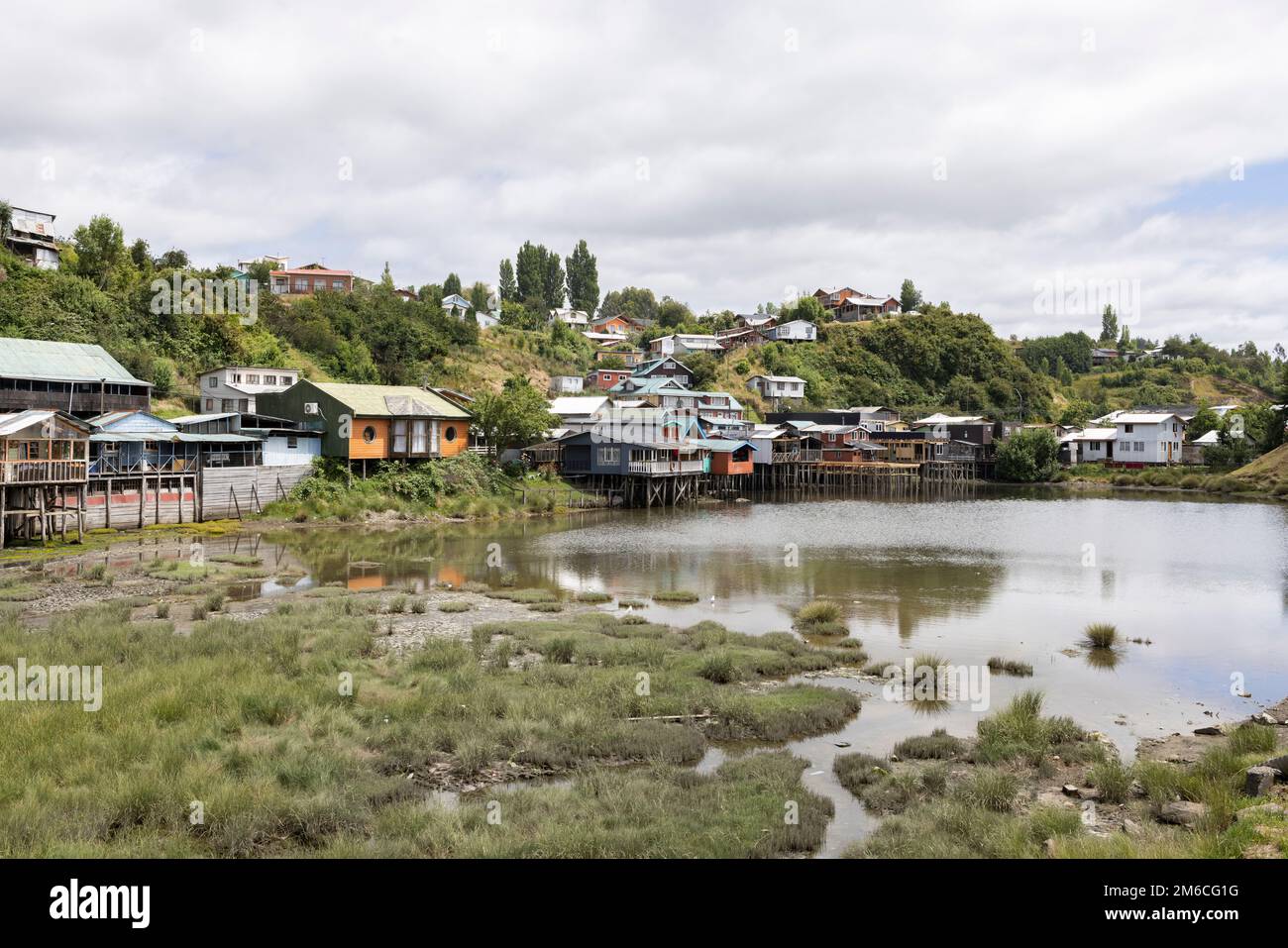 Palafitos de Pedro Montt - maisons colorées en pilotis sur Chiloé (Isla Grande de Chiloé) au Chili Banque D'Images