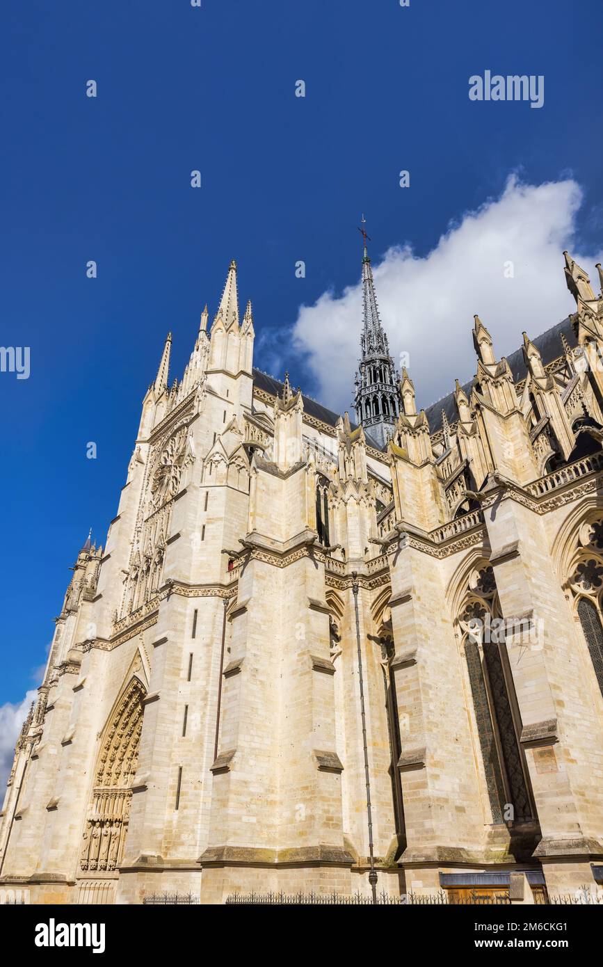 Vue sur la célèbre cathédrale d'Amiens à Amiens, hauts-de-France, France Banque D'Images