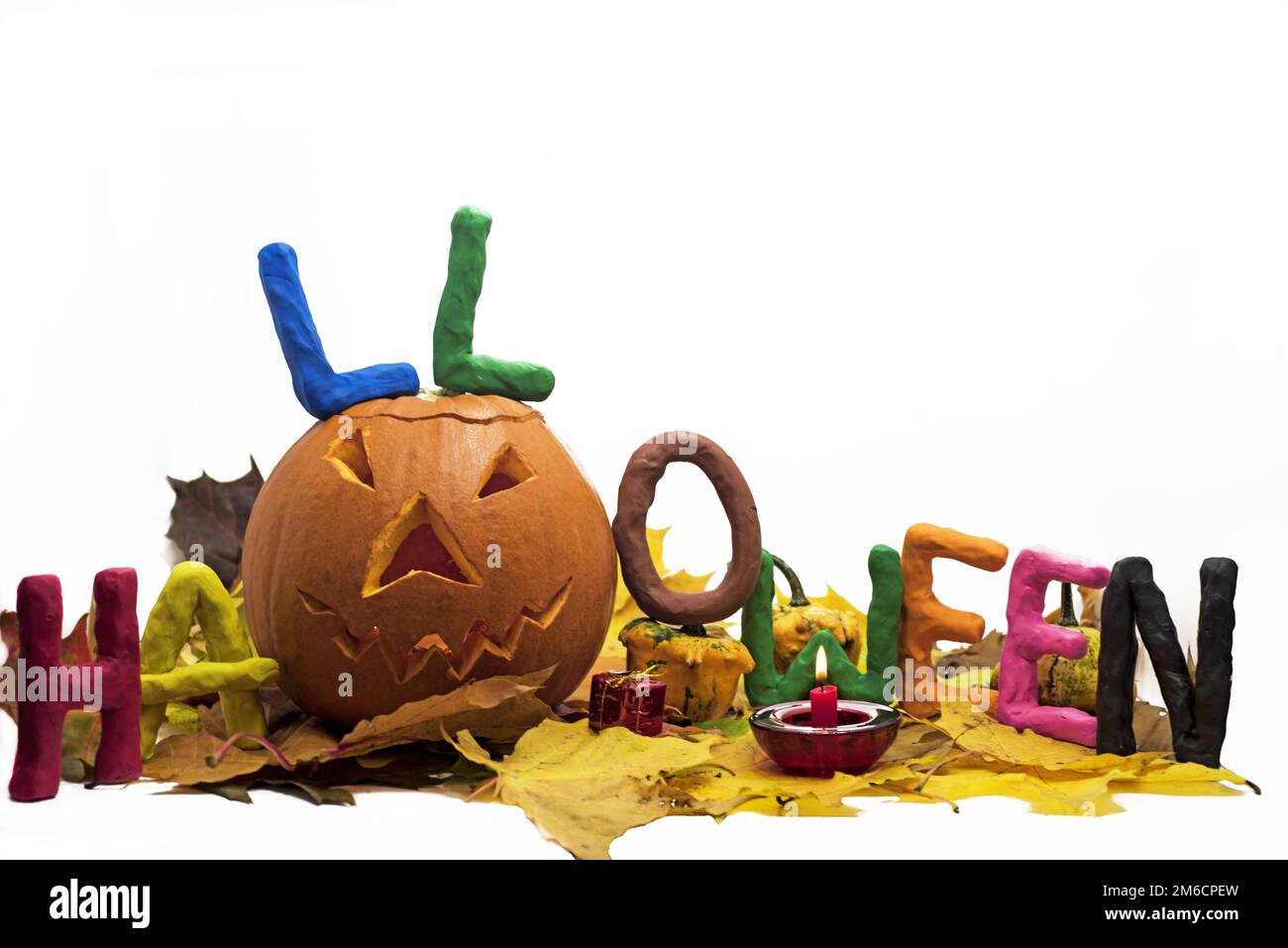 Tête de citrouille Halloween jack lantern avec visages mal effrayant de spooky. Banque D'Images