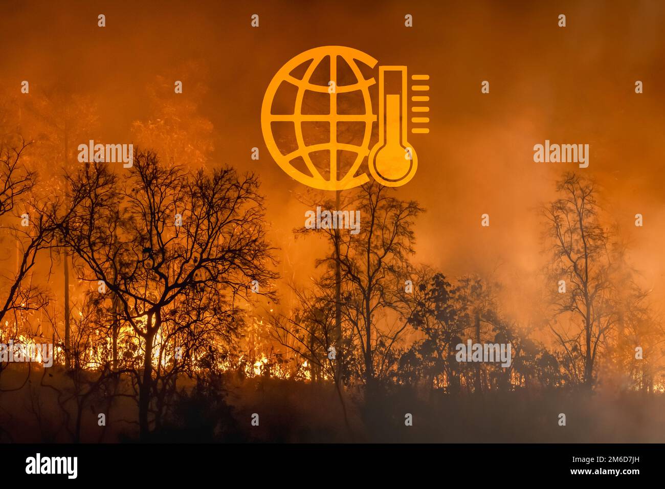 Les incendies de forêt dégagent CO2 émissions et d'autres gaz à effet de serre (GES) qui contribuent au changement climatique. Banque D'Images