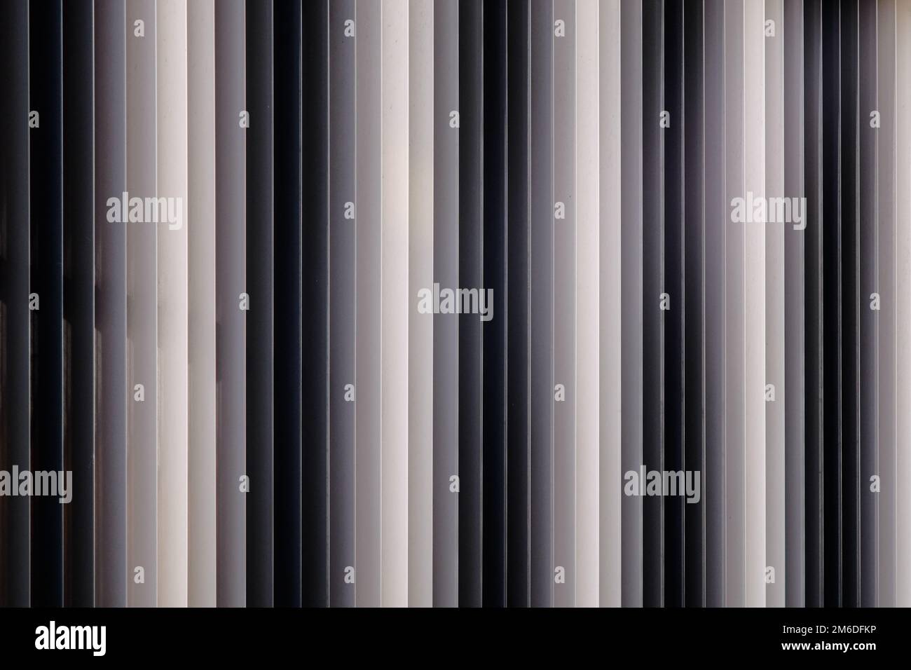 La pleine échelle de gris du noir au blanc sur la construction de couvrir à Pampelune, Espagne Banque D'Images