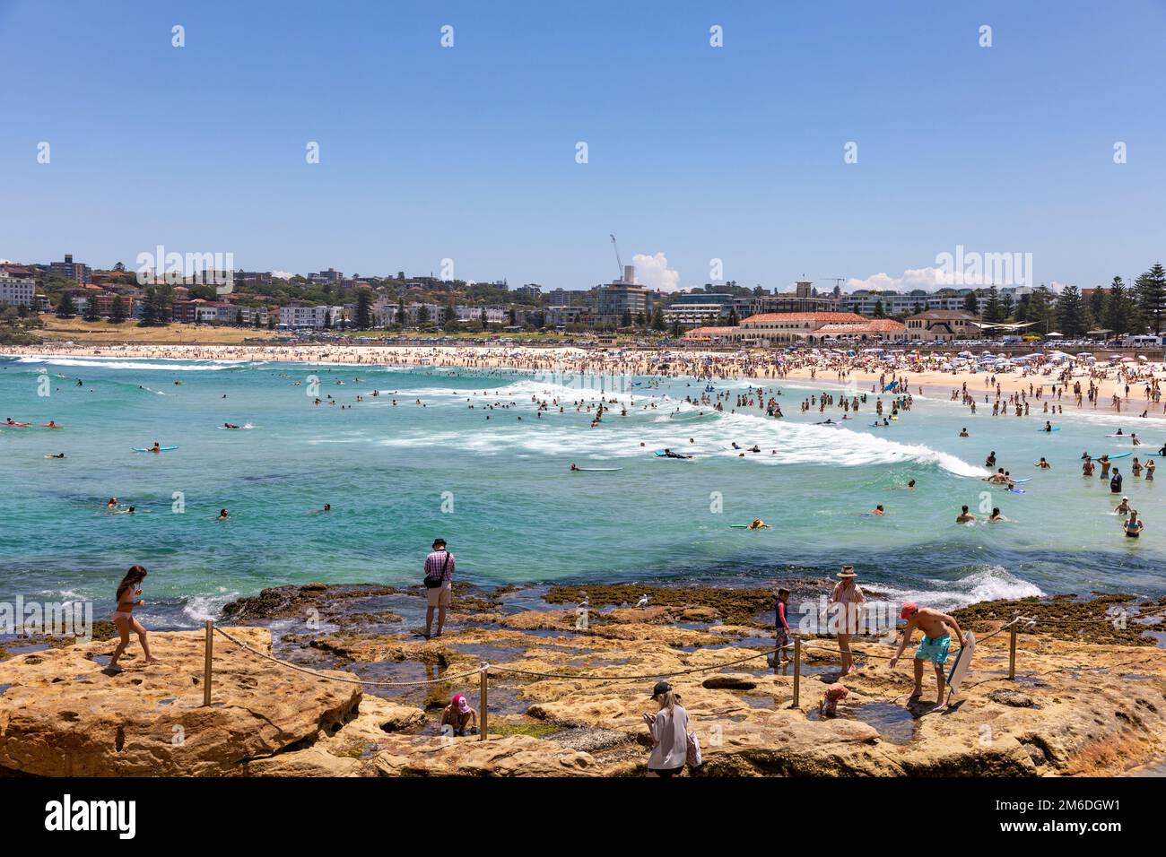 Bondi Beach Sydney et North Bondi, été jour 2023, Sydney, Nouvelle-Galles du Sud, Australie Banque D'Images