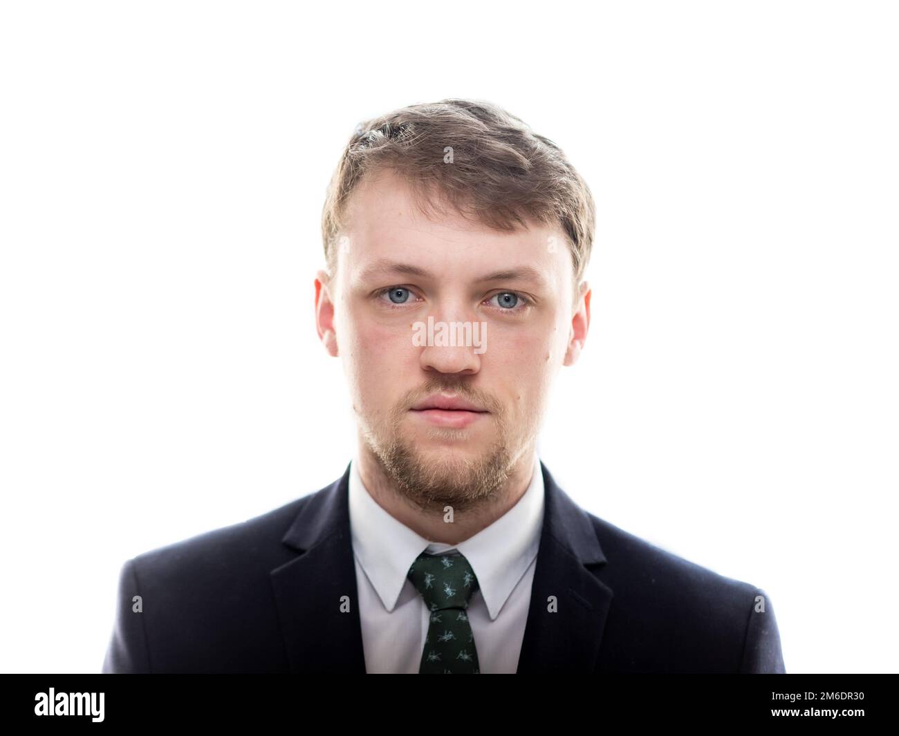 Un jeune homme professionnel regardant dans l'appareil photo Banque D'Images