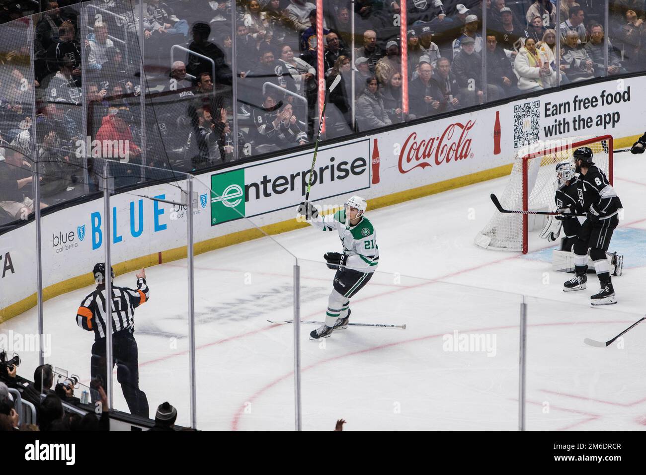 Los Angeles, Californie, États-Unis. 3rd janvier 2023. JASON ROBERTSON, des Dallas Stars de la LNH, célèbre un but lors d'un match contre les rois de Los Angeles à l'arène Crypto.com à Los Angeles, Californie sur 3 janvier 2023 (Credit image: © Alex Cave/ZUMA Press Wire) Banque D'Images