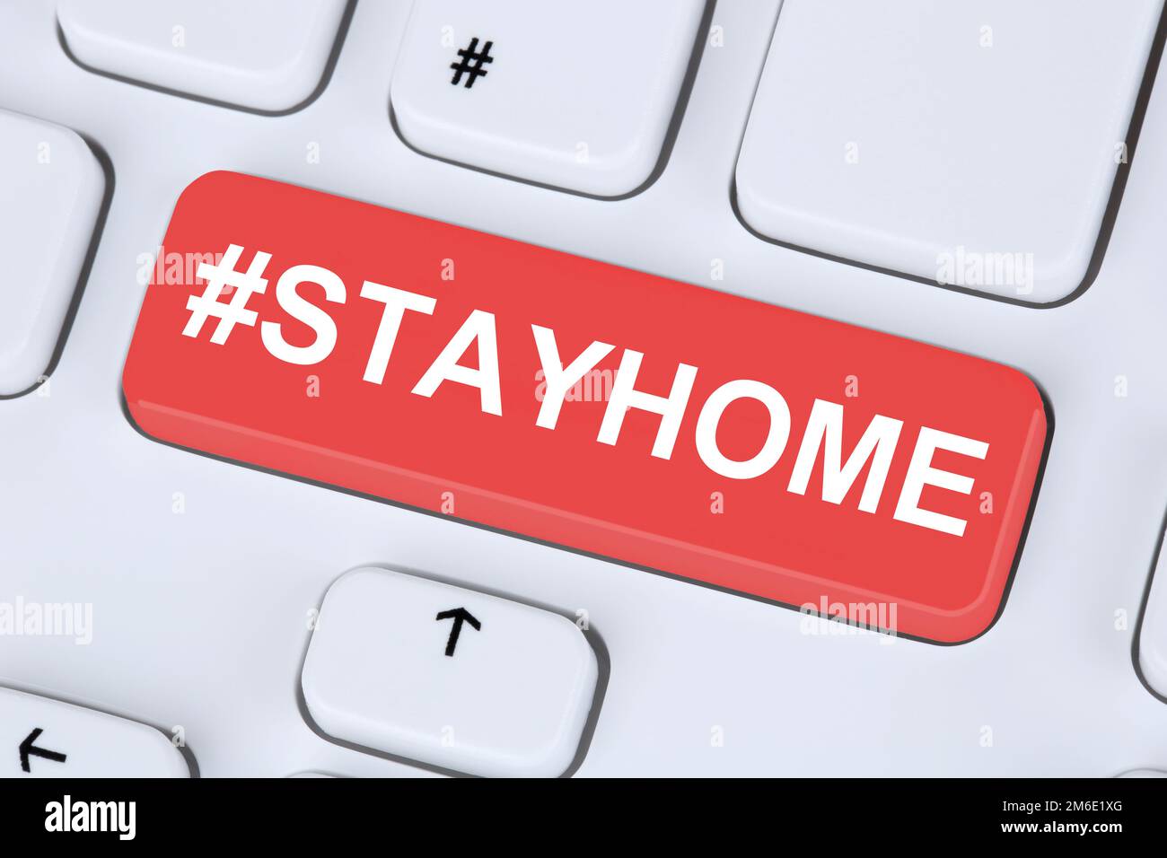 Rester à la maison hashtag stayhome virus Corona coronavirus santé santé ordinateur clavier Banque D'Images