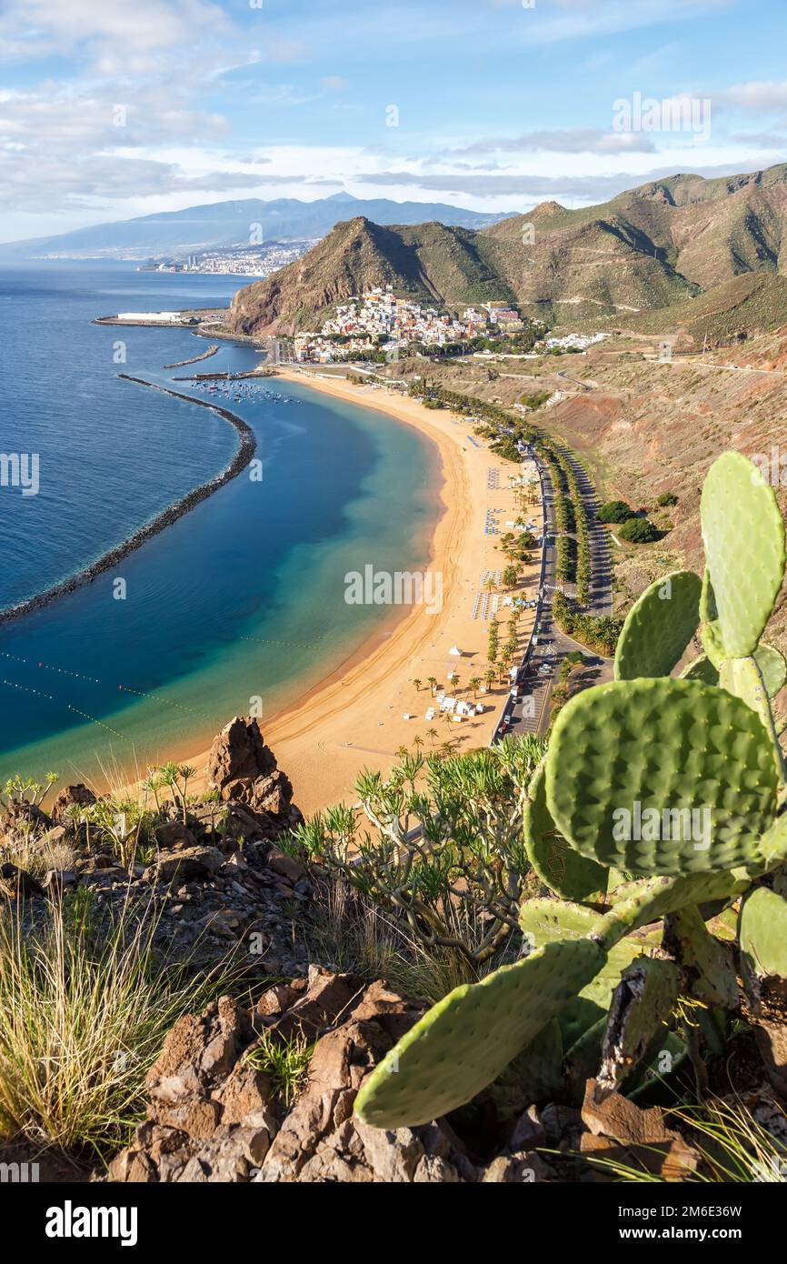 Tenerife plage Teresitas îles Canaries mer eau Espagne voyage portrait format océan Atlantique Banque D'Images