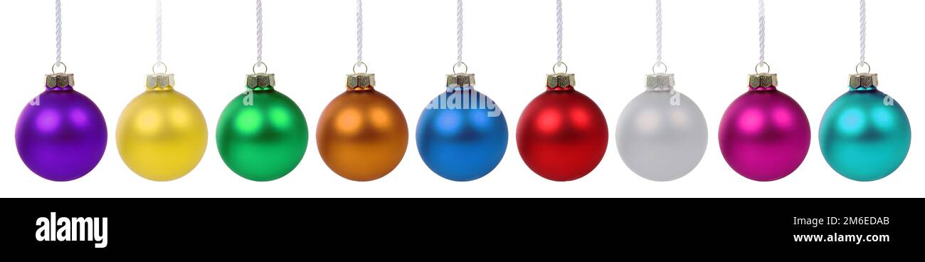 Weihnachtskugeln Kugeln Kugel Farben in einer Reihe isoliert freigestelt Freisteller Banque D'Images