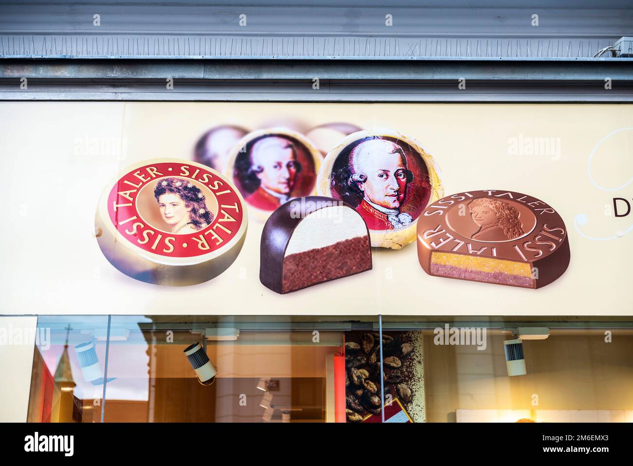 Vienne, Autriche - 14 octobre 2022 : confiserie Heindl avec ses chocolats Mozart Kugel, Sissi Taler et viennois praliné à Vienne, Autriche Banque D'Images