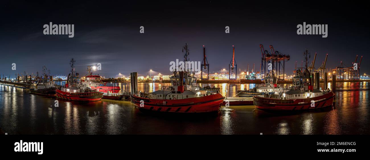 Panorama de nuit dans le port de Hambourg Banque D'Images