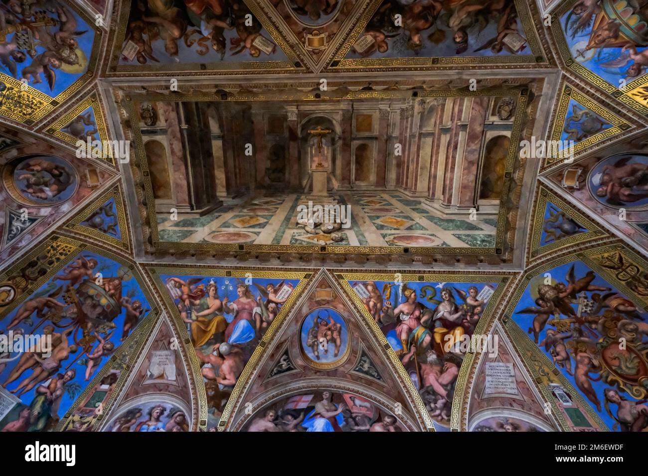 Détails de la belle peinture plafond - Stanze de Raphaël (Chambres de Raphaël) à l'intérieur du Musée du Vatican Banque D'Images