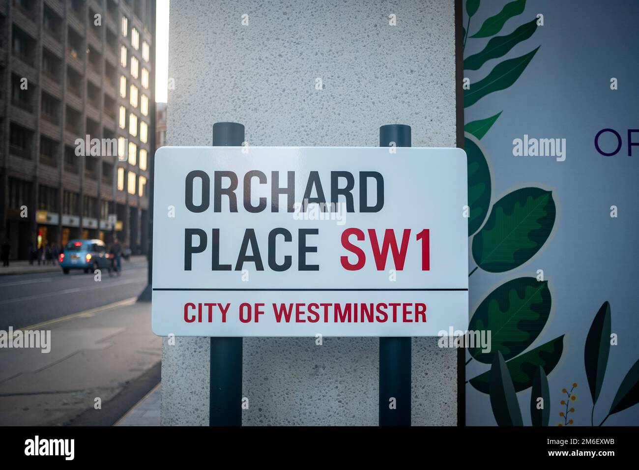 Londres - 2022 novembre : Orchard place sur Victoria Street, SW1 Westminster. Nouveau développement de la vente au détail, des bureaux et des bâtiments résidentiels. Banque D'Images