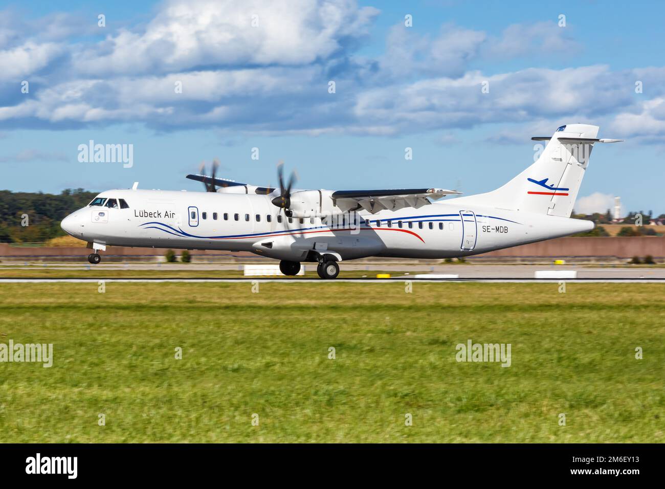 Lübeck Air ATR 72-500 Flugzeug Flughafen Stuttgart Banque D'Images