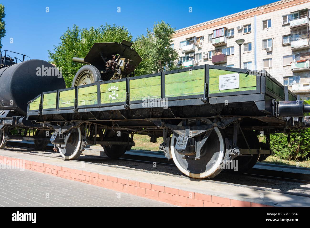 Volgograd, Russie - 26 août 2019 : exposition d'une plate-forme à deux essieux pour le transport de l'équipement militaire de la réserve du musée Ba Banque D'Images