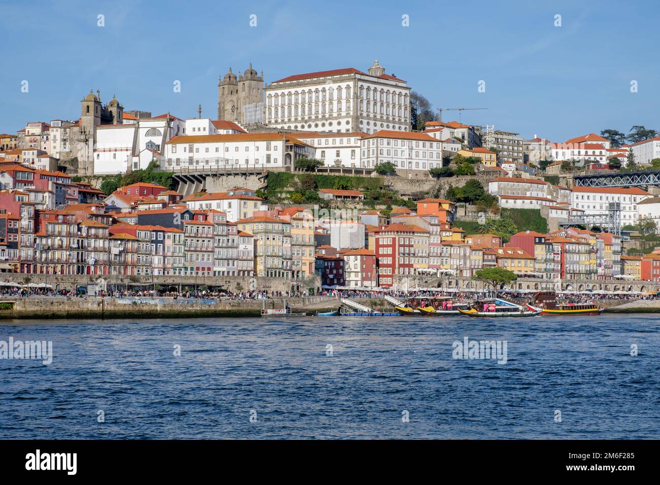 Porto, vue sur la ville sur le fleuve Douro Banque D'Images