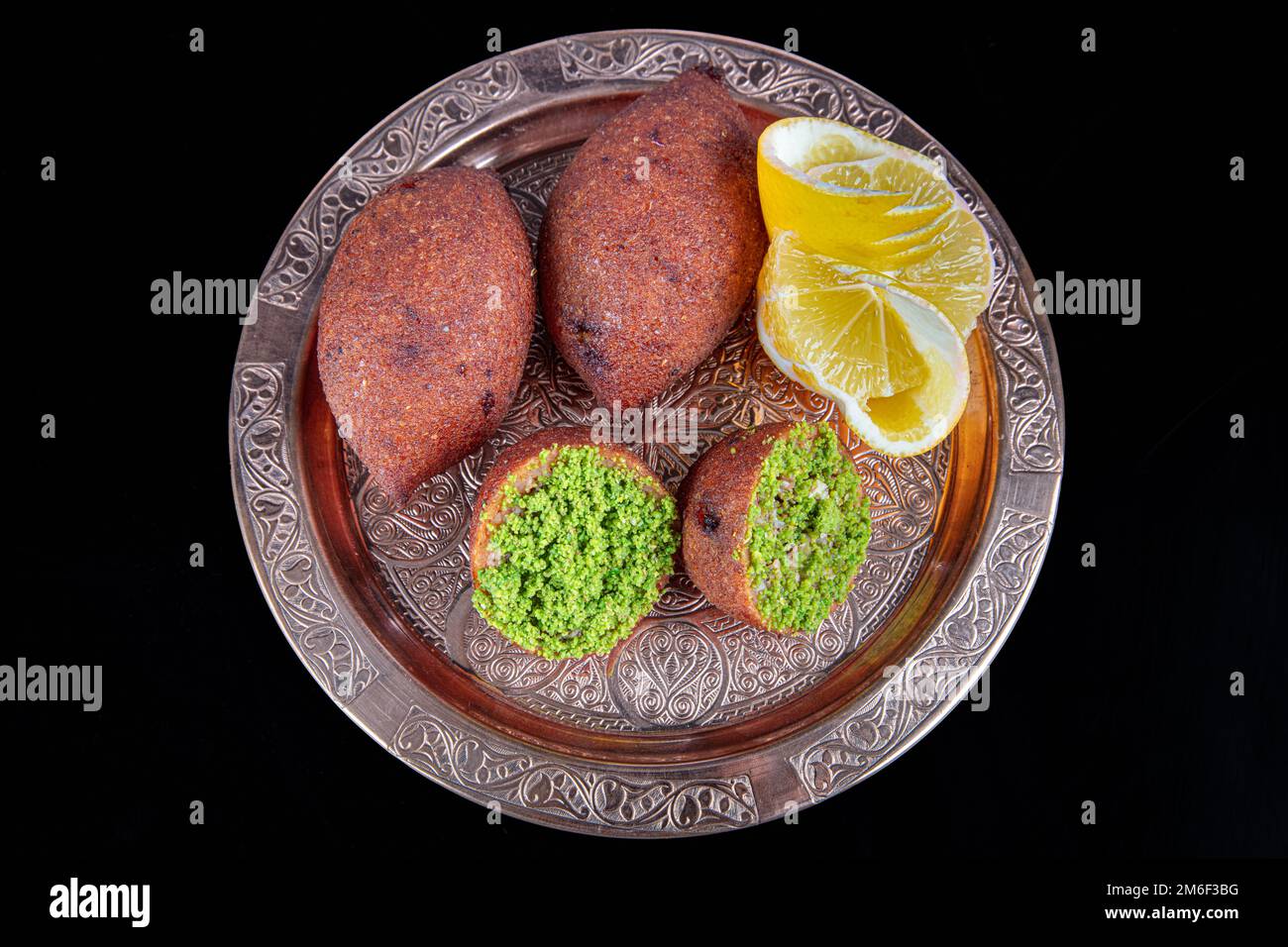 Le kibbeh est un plat populaire de la cuisine du Moyen-Orient (nom turc; icli kofte). Aliments spéciaux domestiques turcs icli kofte aliments domestiques turcs concept Banque D'Images