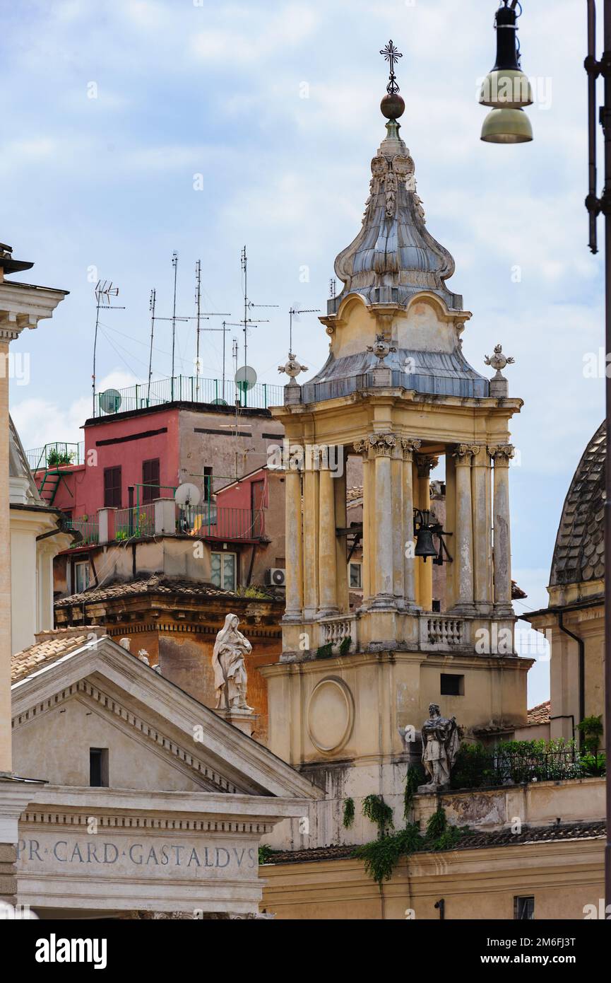 Santa Maria à Montesanto et Santa Maria dei Miracoli basiliques À Rome Banque D'Images