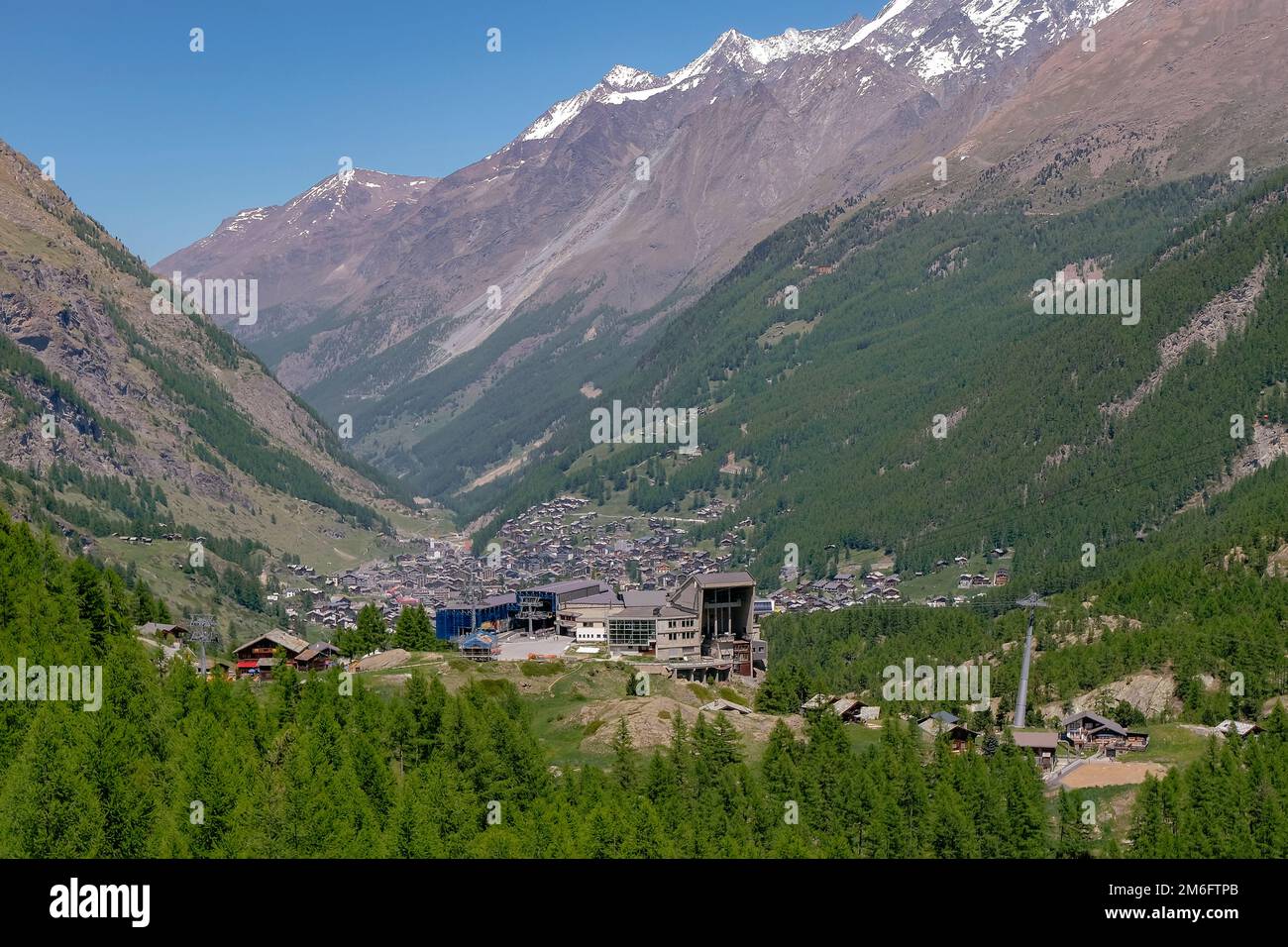 Station de téléphérique dans les Alpes suisses - Matterhorn, Furi, Zermatt, Suisse Banque D'Images