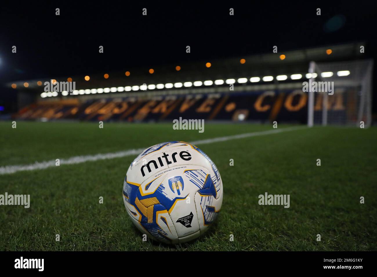 Colchester United marque officielle Matchball de la Ligue de football - Colchester United contre Mansfield Town, Sky Bet League Two, Weston Homes Community Stadium, Colchester - 14th mars 2017. Banque D'Images