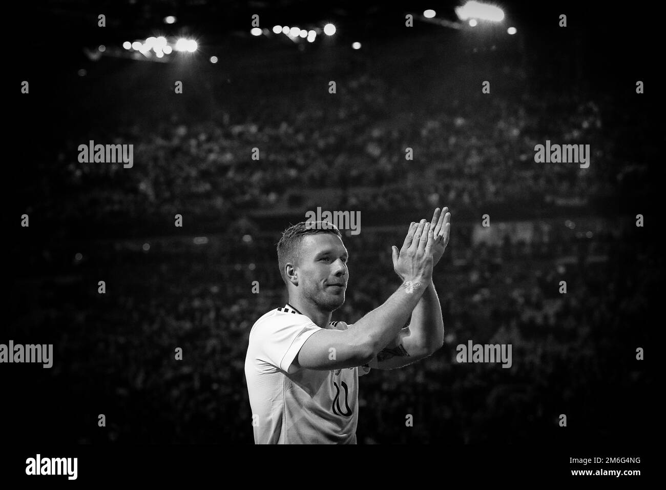 Lukas Podolski d'Allemagne applaudit les fans après son match final pour l'Allemagne - Allemagne / Angleterre, International friendly, signal Iduna Park, Dortmund - 22nd mars 2017. Banque D'Images