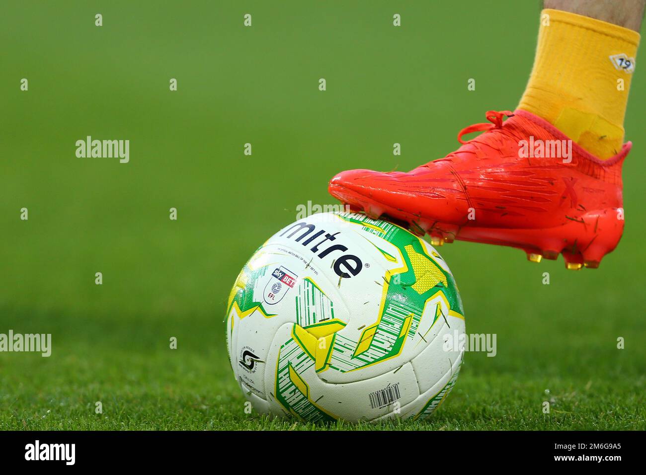 Matchball et botte de marque (Kyle Lafferty de Norwich City) - Norwich City / Bristol City, Sky Bet Championship, Carrow Road, Norwich - 16th août 2016. Banque D'Images