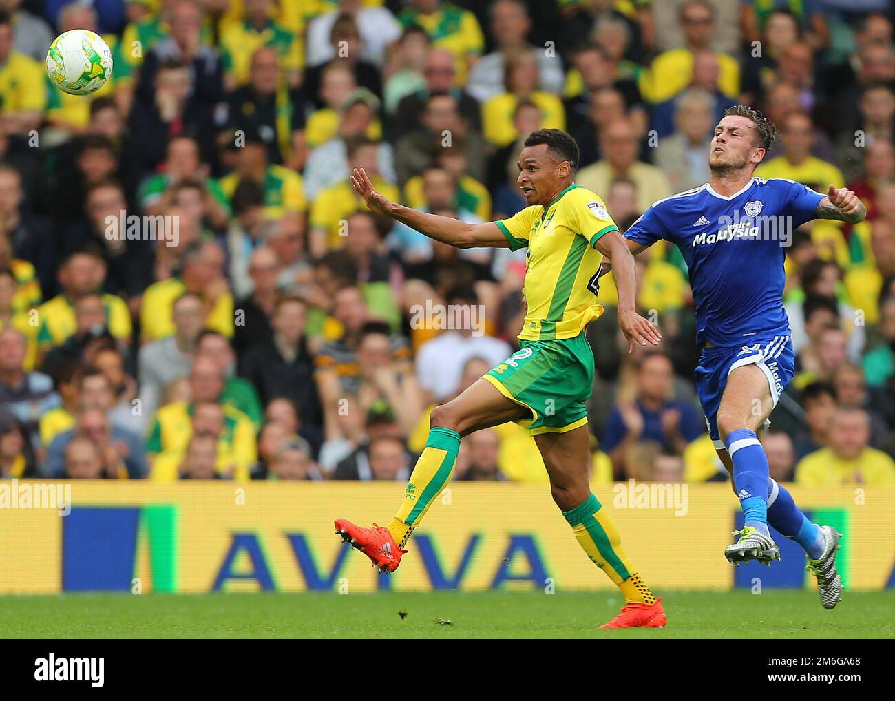 Jacob Murphy de Norwich City / Aviva LED Board - Norwich City / Cardiff City, Sky Bet Championship, Carrow Road, Norwich - 10th septembre 2016. Banque D'Images