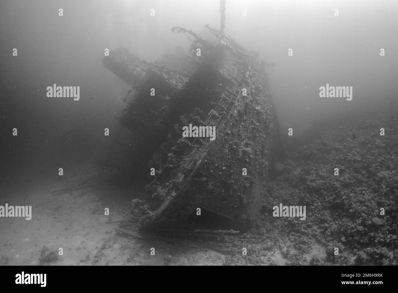 Epave du Giannis D dans le contre-jour. Site de plongée Giannis D Wreck, Hurghada, Egypte, Mer Rouge Banque D'Images
