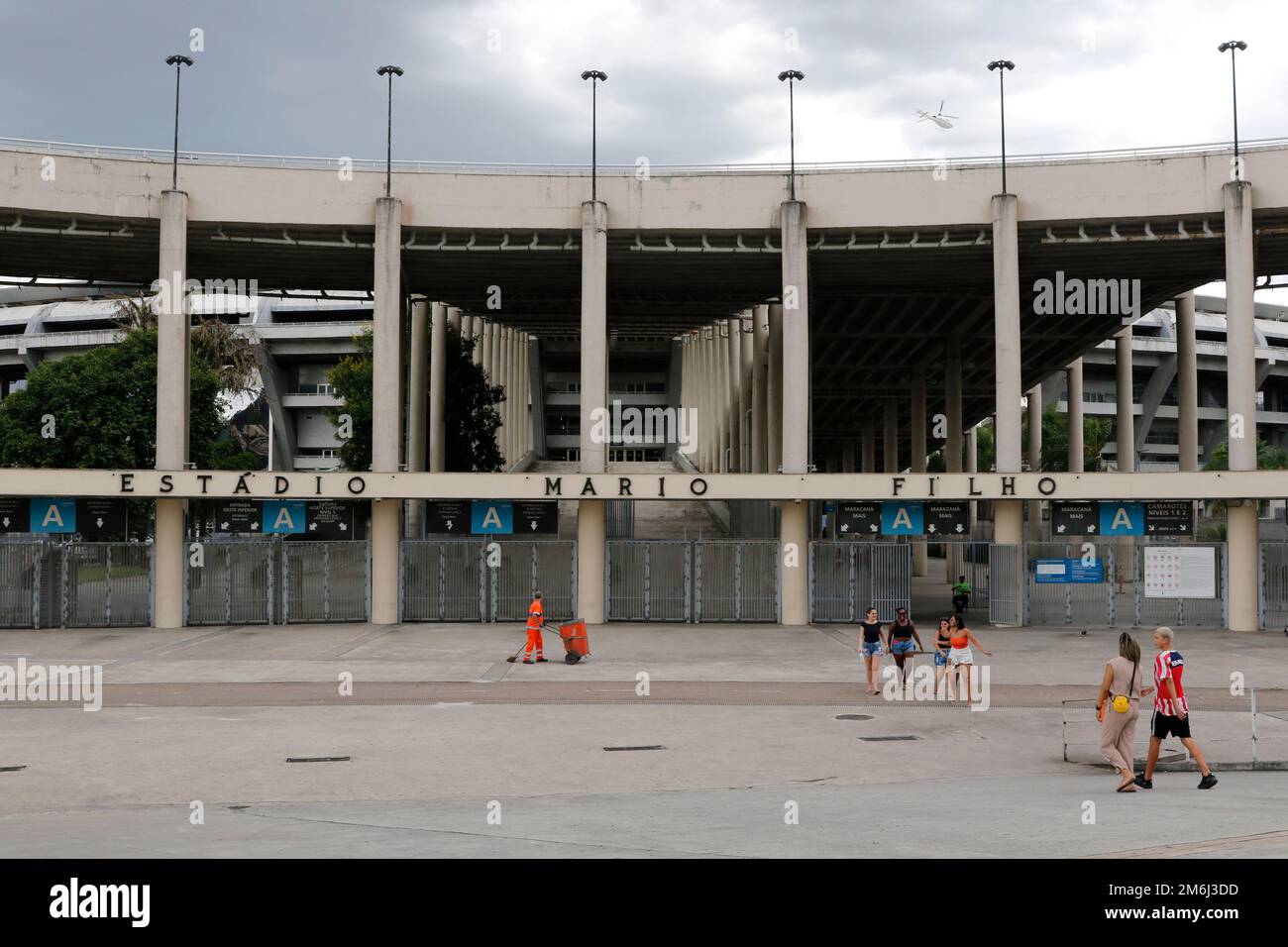 Avenue King Pelé au stade Macaranã, panneau de rue. Hommage au célèbre joueur brésilien de football Pele, Edson Arantes do Nascimento - Rio de Janeiro Brésil Banque D'Images