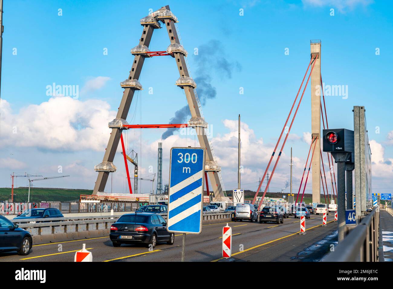 Nouvelle construction du pont autoroutier A1 au-dessus du Rhin près de Leverkusen, après l'achèvement du nouveau pont, l'ancien sera démoli et anot Banque D'Images