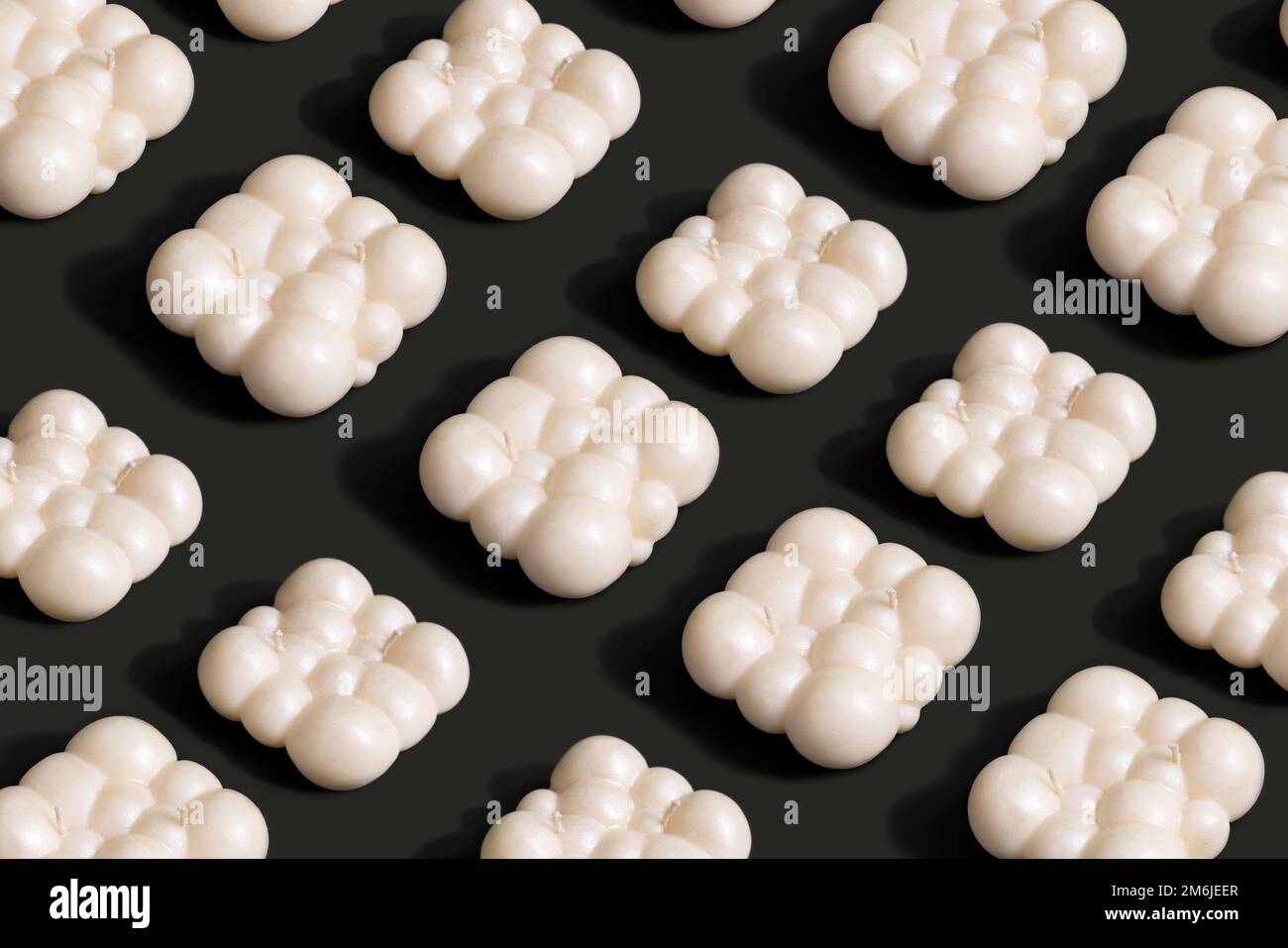 Bougie intérieure faite à la main de cire de soja naturelle, nuage de bougie à bulles modèle Banque D'Images